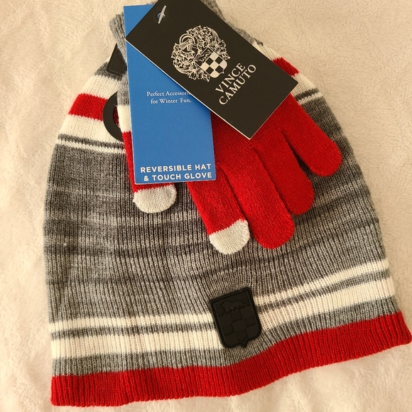 NWT Vince Camuto hat and mitten set - Picture 4 of 5